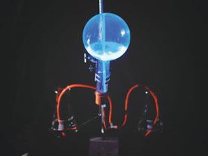 Luminol fountain