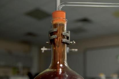 Dissolving copper in nitric acid