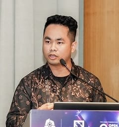 Picture of Husni Alhamdani