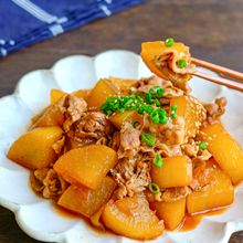 定番甘辛 豚バラ大根・玉ねぎが決め手