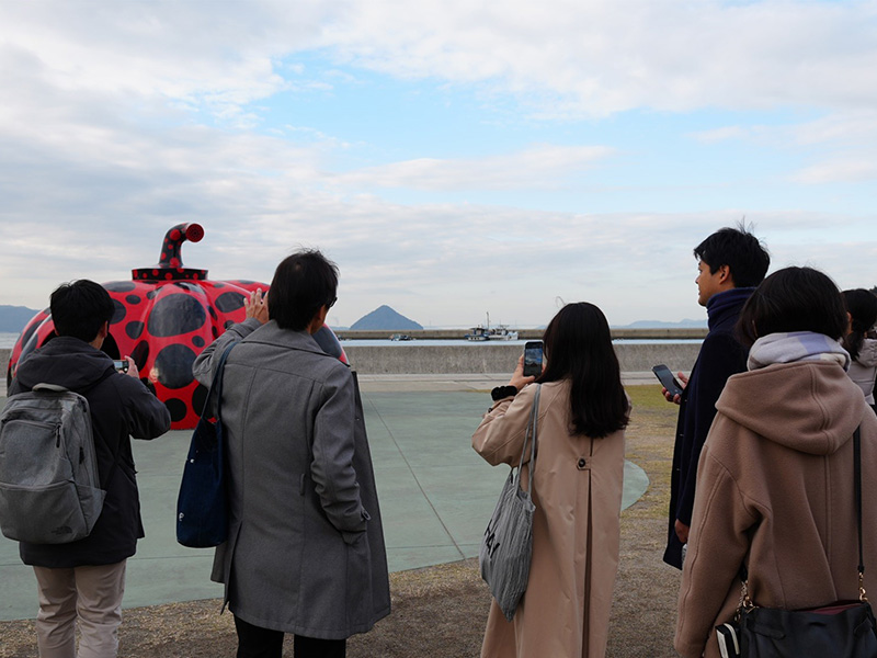 合宿や研修の効果を可視化　「アート合宿」で疲労感、3割減