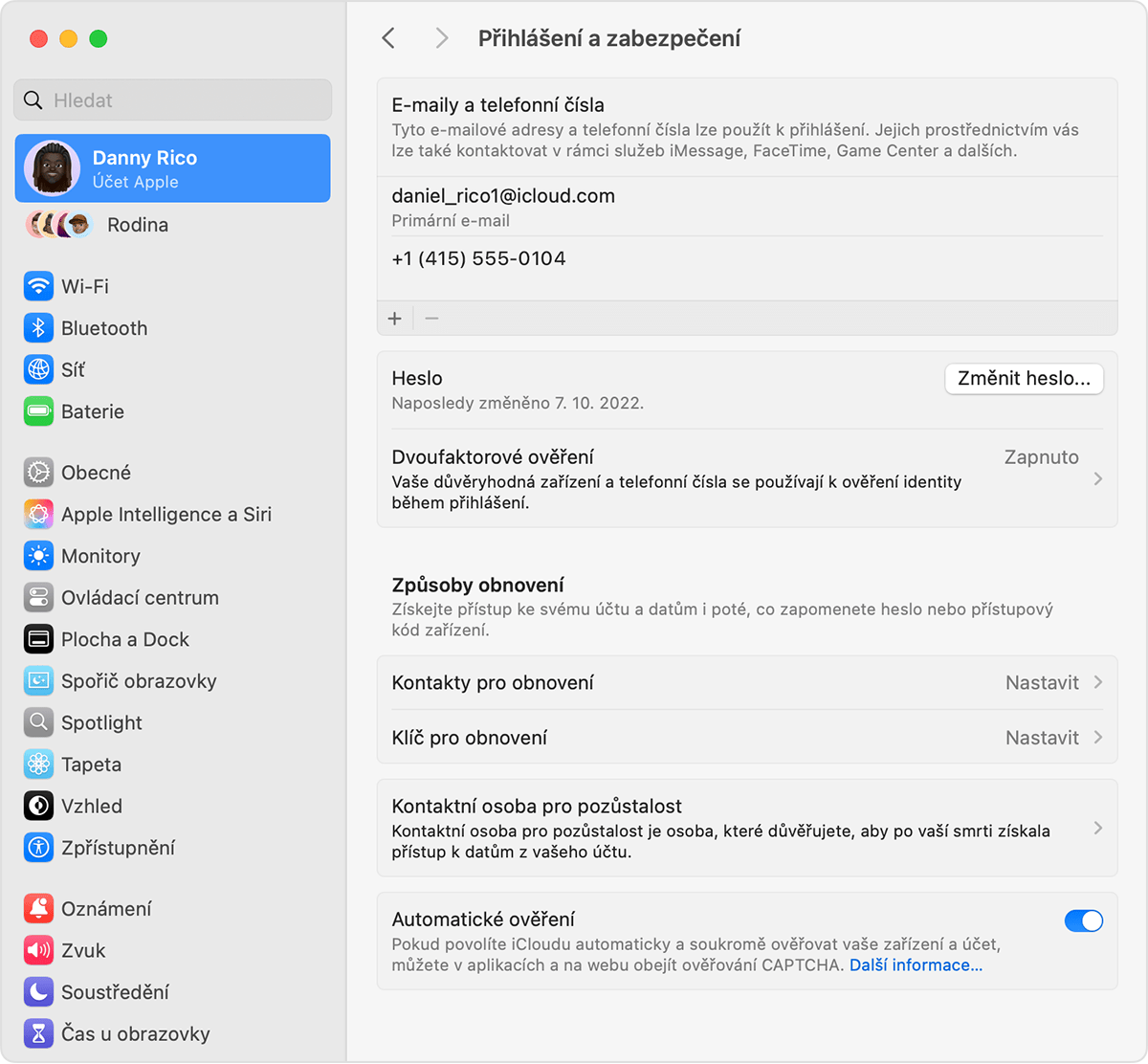Mac zobrazující nabídku Nastavení systému a postup přidání kontaktu pro pozůstalost