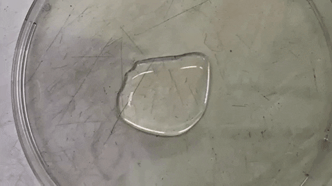 KSCN + FeCl3 dissolve and diffuse in water droplet