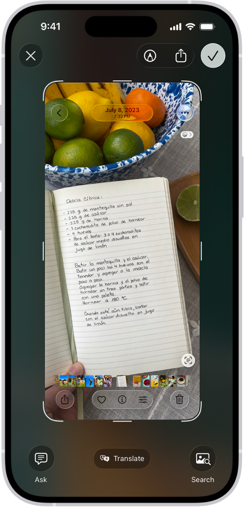 截屏屏幕顶部(从左到右依次)为“关闭窗口”、“标记”、“共享”和“完成”按钮。底部(从左到右依次)为“询问”、“翻译”和“搜索”按钮。