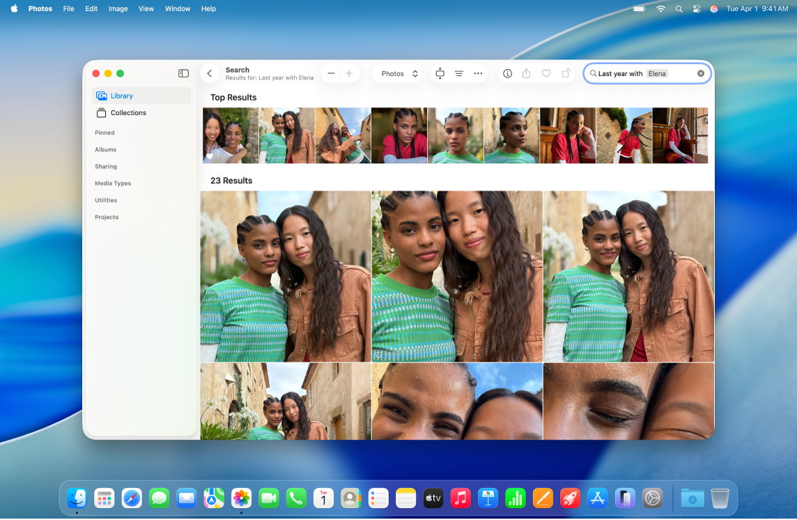 El escritorio de una Mac mostrando la app Fotos. El campo de búsqueda muestra una búsqueda hecha con lenguaje natural, y debajo de este están los resultados de la búsqueda que incluyen elementos de la fototeca.