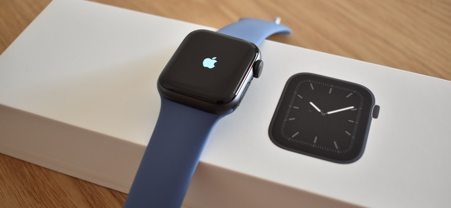 Apple Watch Series 5を開封!写真レビュー。外観としてはSeries 4から一切変化ナシ