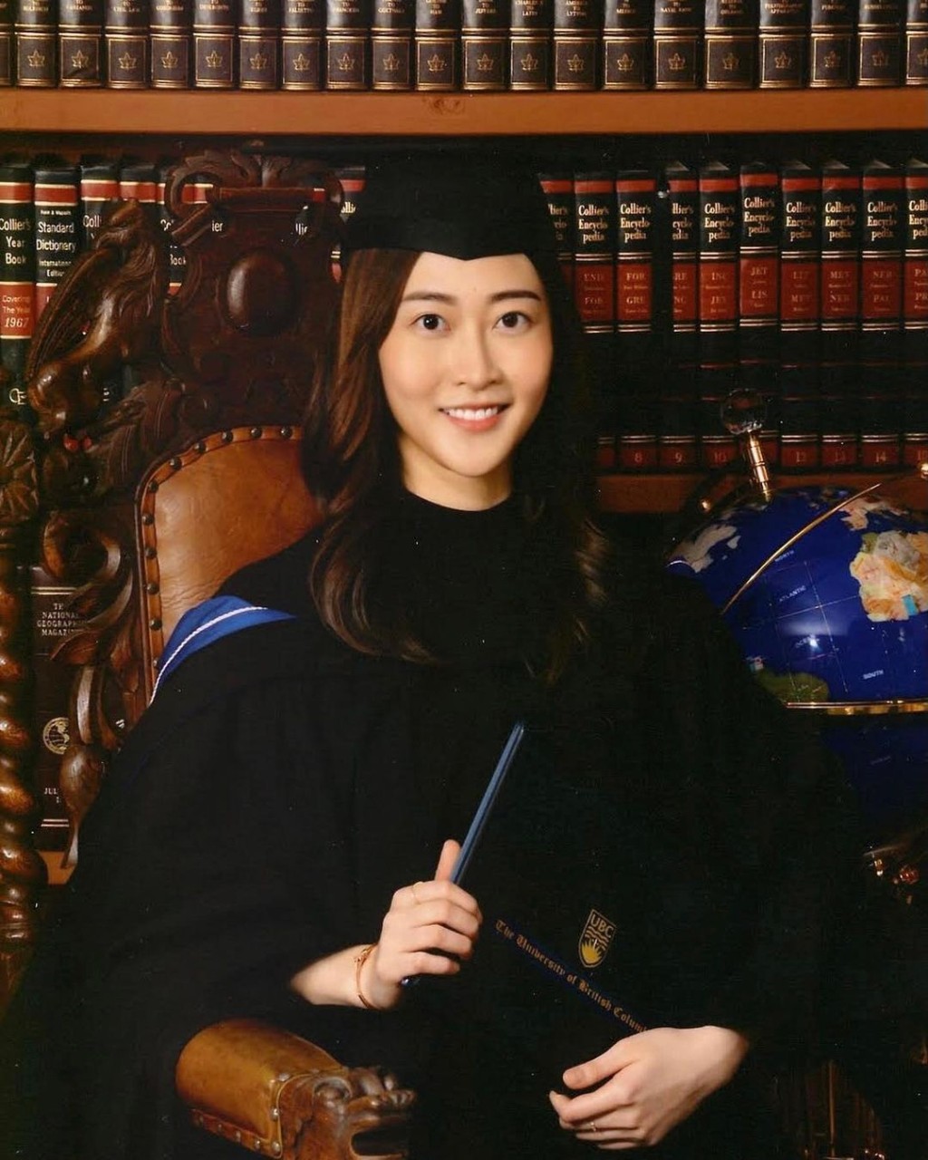 陳曉彤是當年的高學歷港姐之一,畢業於加拿大著名學府卑詩大學音樂系碩士。