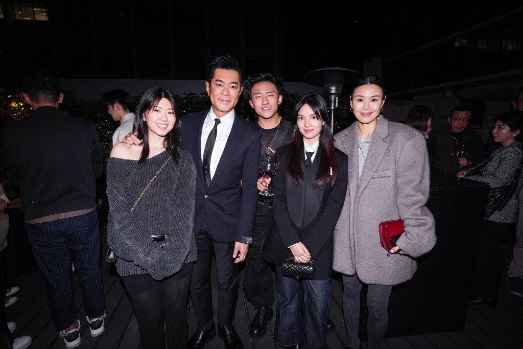 劉沛蘅（Hillary）、古天樂、ANSONBEAN 、陳嘉寶（Anjaylia）與何嘉莉（Lillian）。Hillary想拍愛情片，演虐心角色。