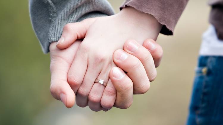 それは"自己探究"から始まる。パートナーと健全で親密な関係を築くためにできること