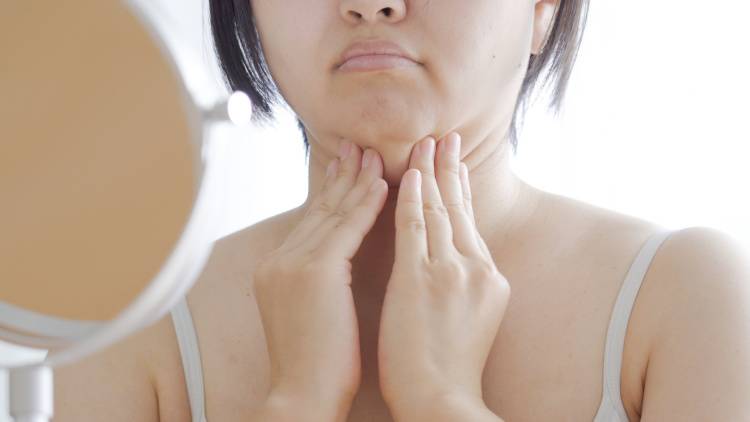 ストレスで顔が変わる?海外のTikTokでバズっている「コルチゾール顔」とは一体何か