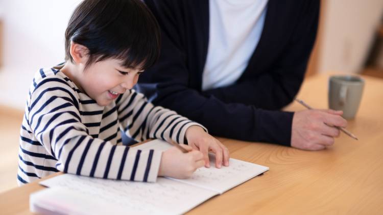 勉強しなさい!はNG【脳科学者が教える】子どもの学習モチベーションを引き出す効果的なひと言