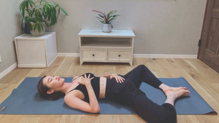 〈働く女性と生理〉生理中の仕事、どう向き合う?アーユルヴェーダ的な自分リズムの整え方