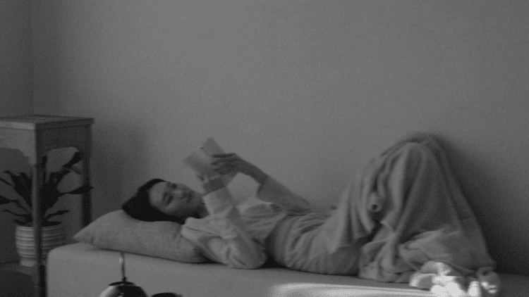 夜になると不安が増えるのはなぜ?朝より大事な“夜の浄化”とアーユルヴェーダ的自律神経の整え方