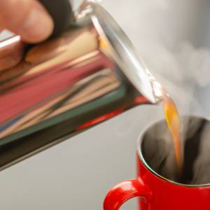 朝イチのコーヒーが血圧を急上昇させる?医師が教える“血管に負担をかけない飲み方”