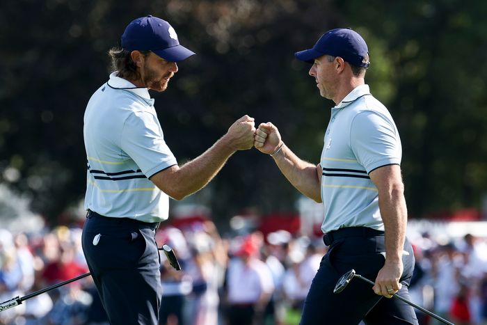 欧州チームに勝利をもたらしたトミー・フリートウッド（左）とローリー・マキロイ（撮影：GettyImages）