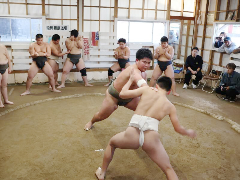 延岡相撲道場であった九州5県の小中高生による合同稽古