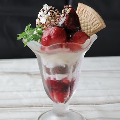 チョコストロベリーパフェ