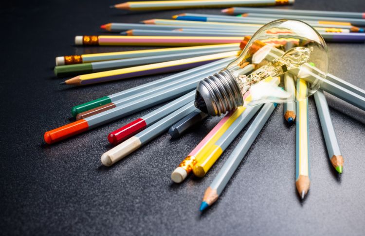 What Is Direct Response Copywriting? (7 Best Practices + Examples)