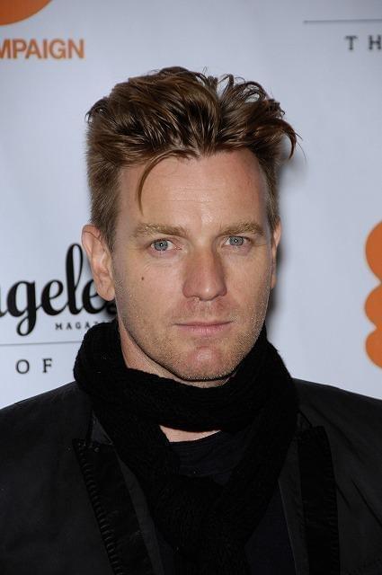 ユアン・マクレガー、新作でジュリア・ロバーツの夫に