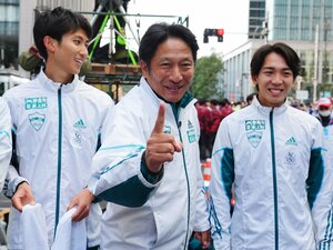原晋監督「今の青学があるのは、彼らのおかげ」就任当初に“じつはあった”部員やOBからの反発…箱根駅伝の最強監督を支えた“仲間たちの協力”秘話