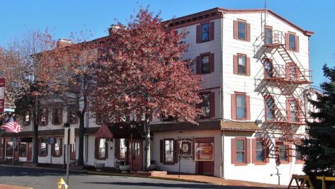 King George II Inn in the spring