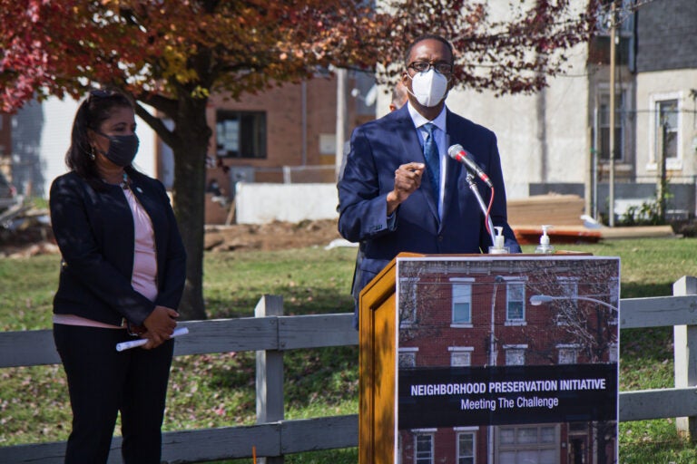 2020 10 15 k paynter neighborhood preservation initiative City Council President Darrell Clarke announced the Neighborhood Preservation Initiative in Philadelphia’s South Kensington neighborhood.