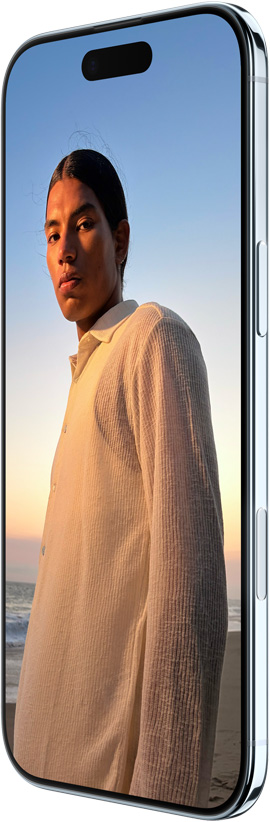 جهاز iPhone Air، الجزء الخلفي الخارجي، لون أزرق سماوي، نظام كاميرا رئيسية Fusion في المنصة العلوية