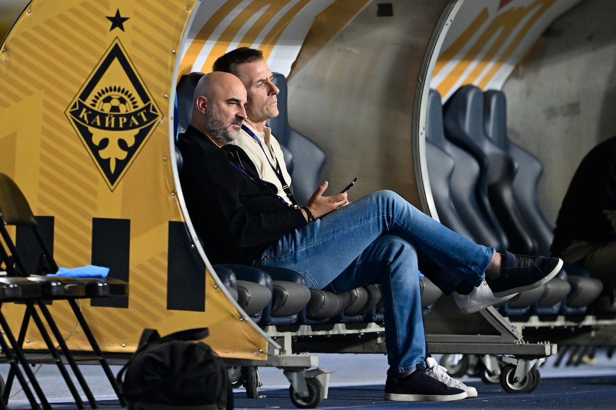 Sibierski avec Bornauw sur le banc au Kairat. C'est là qu'ils se sont dit que le mercato n'était pas fini.