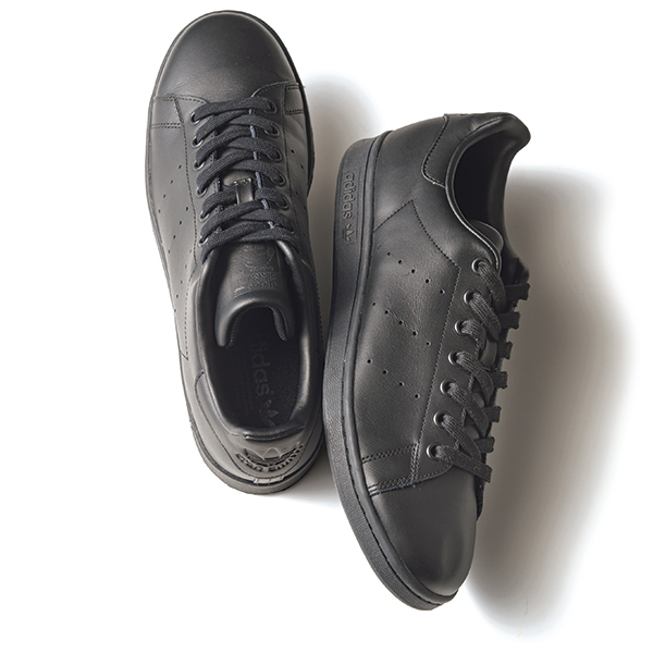 アディダス オリジナルスのスタンスミス