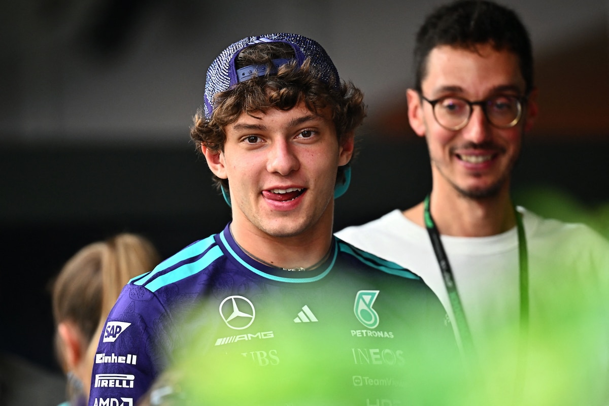 Mercedes� Italian driver Kimi Antonellli stands in the paddock before the Formula One Singapore Grand Prix night race in Singapore on October 8, 2026. (Photo by Lillian SUWANRUMPHA / AFP)