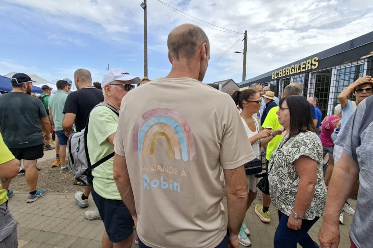 Le papa de Robin arbore le T-Shirt de "La Bande à Robin".