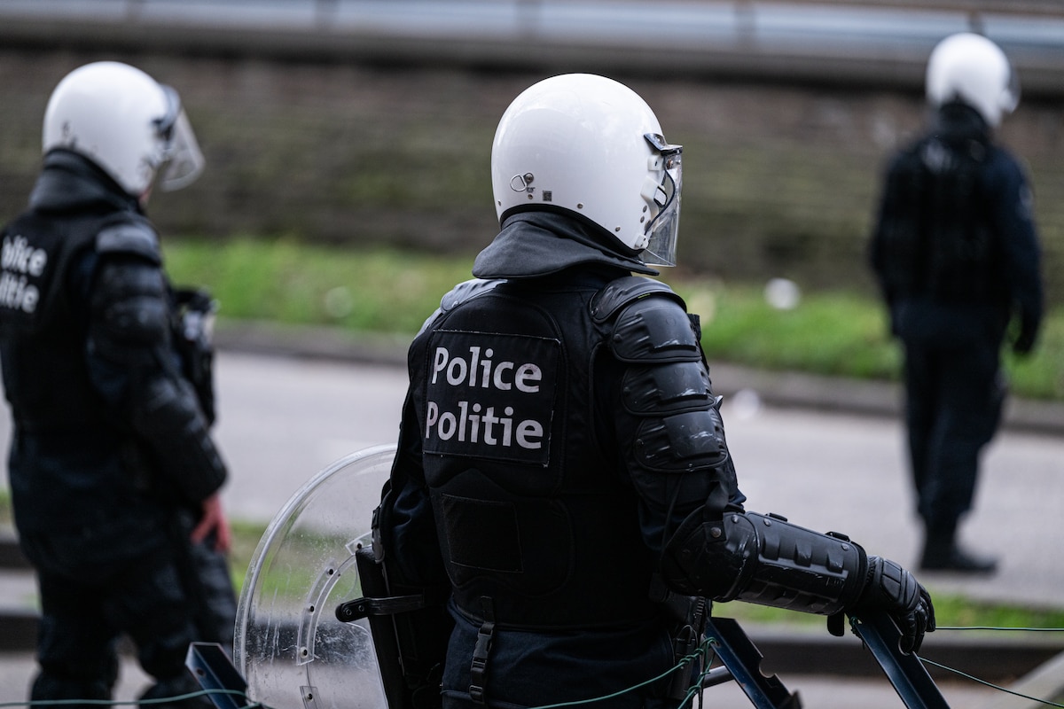 Police officers pictured during a joint demonstration in Brussels to denounce the federal government's 'unfair and inhumane' measures, on Thursday 12 March 2026. Many sectors will be disrupted during this national day of protest, including government offices, airports and public transport, with the exception of trains which already took action earlier this week. BELGA PHOTO EMILE WINDAL