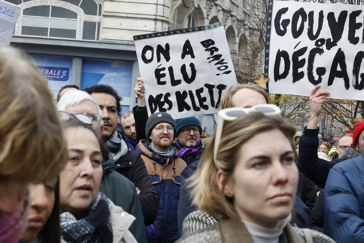 a protest action of Respect Brussels, to protest the lack of a new government for the Brussels Capital Region 541 days after the elections, on Monday 01 December 2025 in Brussels.
BELGA PHOTO NICOLAS MAETERLINCK