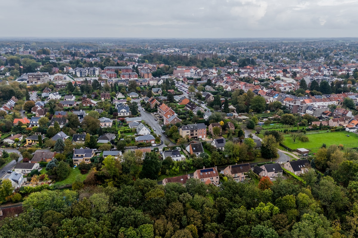 Brabant wallon vu du ciel - drone BW - Bois des Bruyères Waterloo
