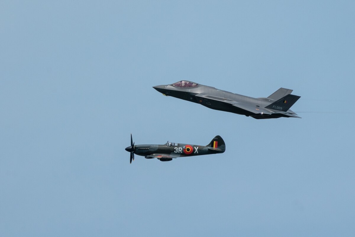 Lors des derniers Belgian Air Force Days, à Florennes, fin juin, un Spitfire et un F-35 ont volé de concert.