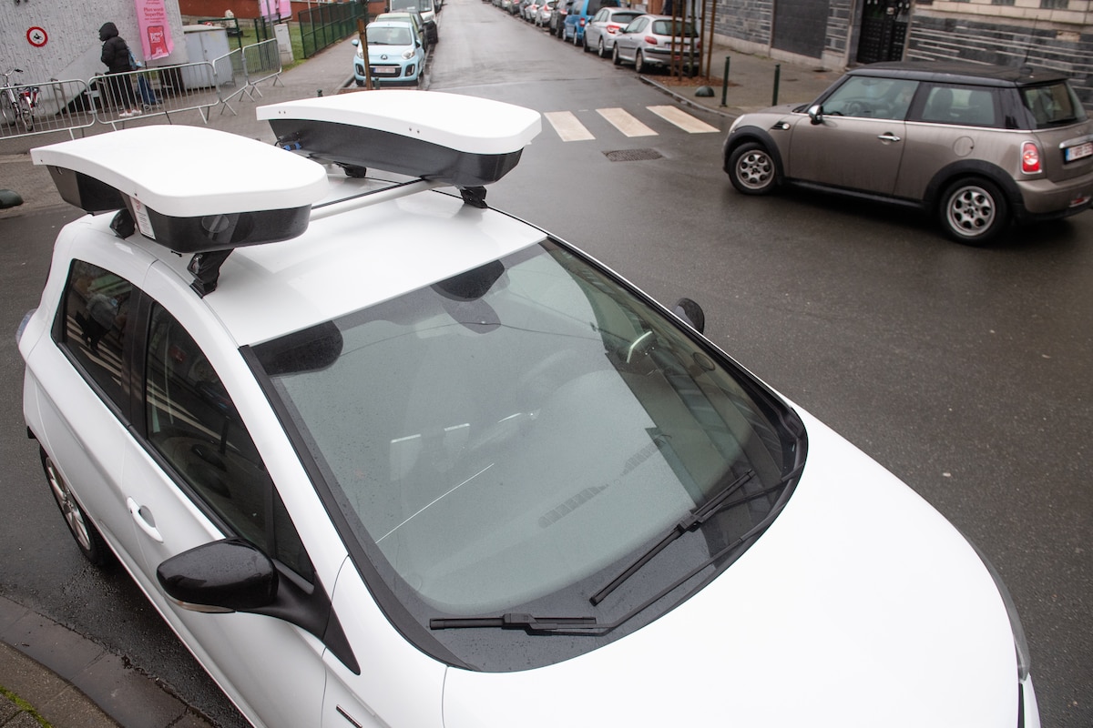 Bruxelles - Molenbeek-Saint-Jean: Inauguration par les autorites communales de la nouvelle scan car - stationnement - infractions - controle - voiture - radar - camera ANPR a Molenbeek Saint-Jean le mercredi 27 janvier 2021 (JC Guillaume)