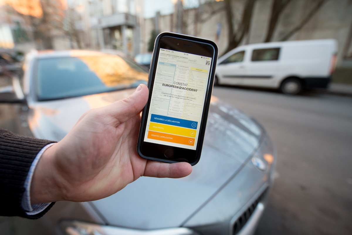 Bruxelles - Nouvelle application pour smartphone: constat europeen en cas d'accident (JC Guillaume)
