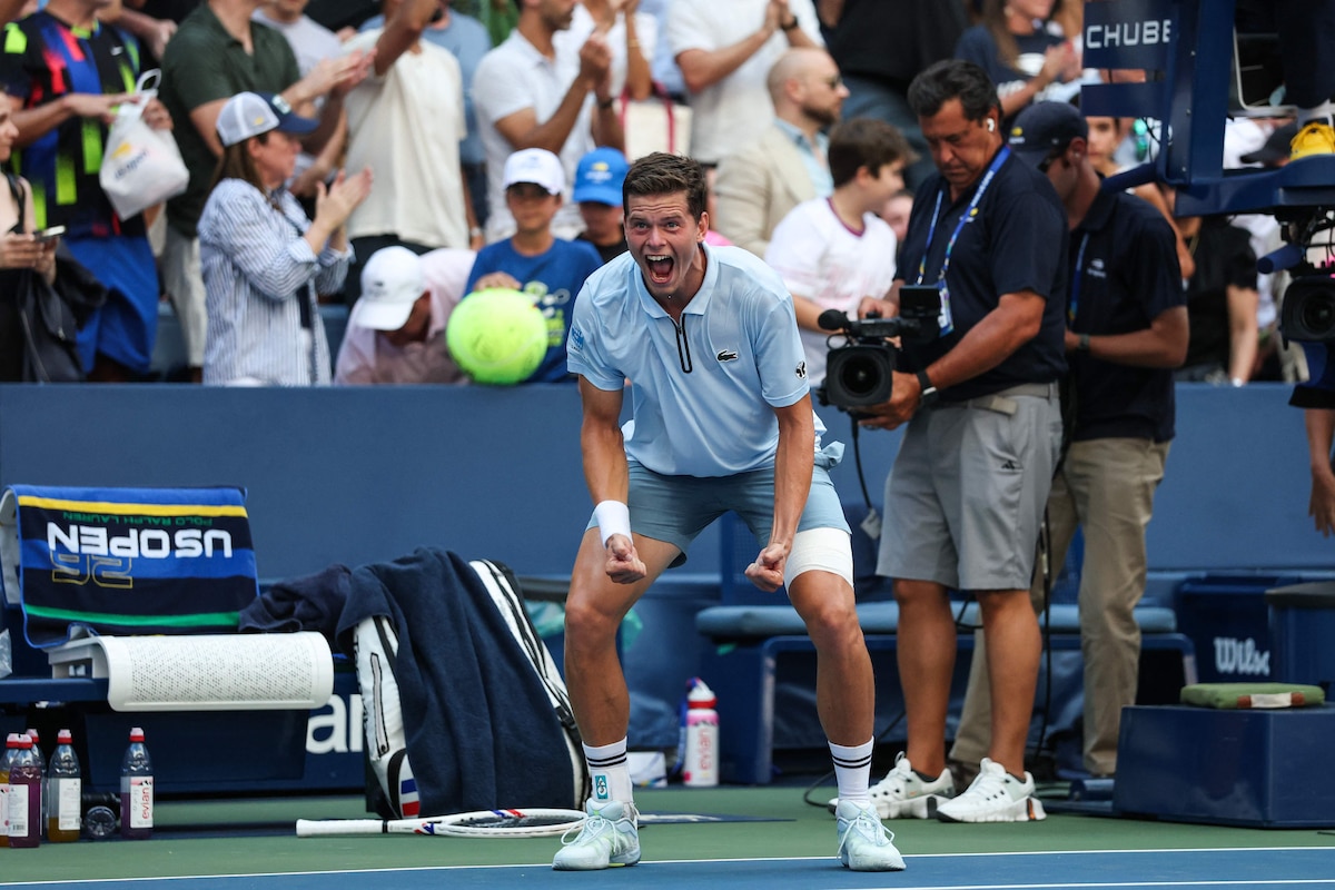 Belgium's Alexander Blockx celebrates defeating Italy's Flavio Cobolli during at the end of their men's singles third round tennis match on day seven of the US Open tennis tournament at the USTA Billie Jean King National Tennis Center in New York City on September 5, 2026. (Photo by TIMOTHY A. CLARY / AFP)