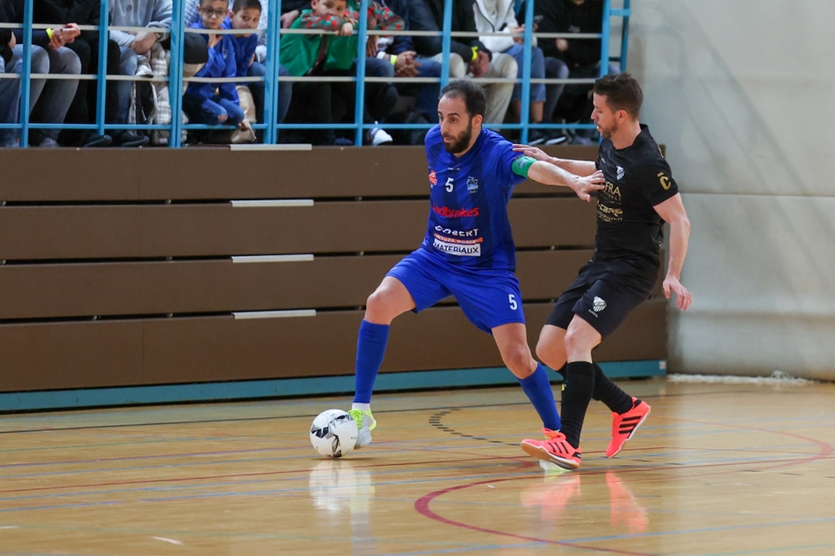 Reda Dahbi a inscrit le deuxième but des Carolos ce vendredi soir face à Hasselt.