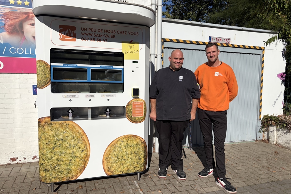 Le chef de cuisine Jonathan Vanhelmont et le patron Axel Rousseaux ont mis l’appareil en service.