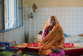 Kodi Moumdau se remet bien d'une opération de la fistule obstétricale qu'elle a subie au Centre national de référence de la fistule obstétricale, une établissement financé par l'UNFPA.